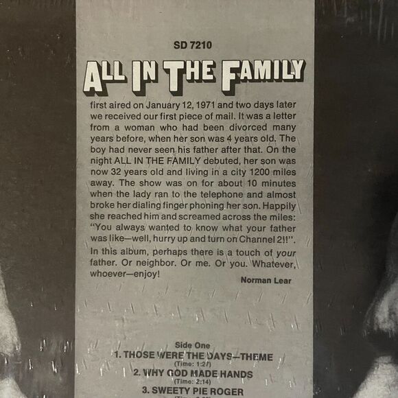 All In The Family TV SOUNDTRACK Used Vinyl Record with Booklet COLLECTORS SHAPE - Picture 4 of 9